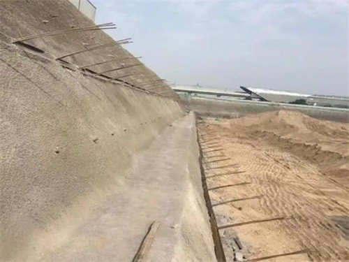 巴林右河道边坡加固